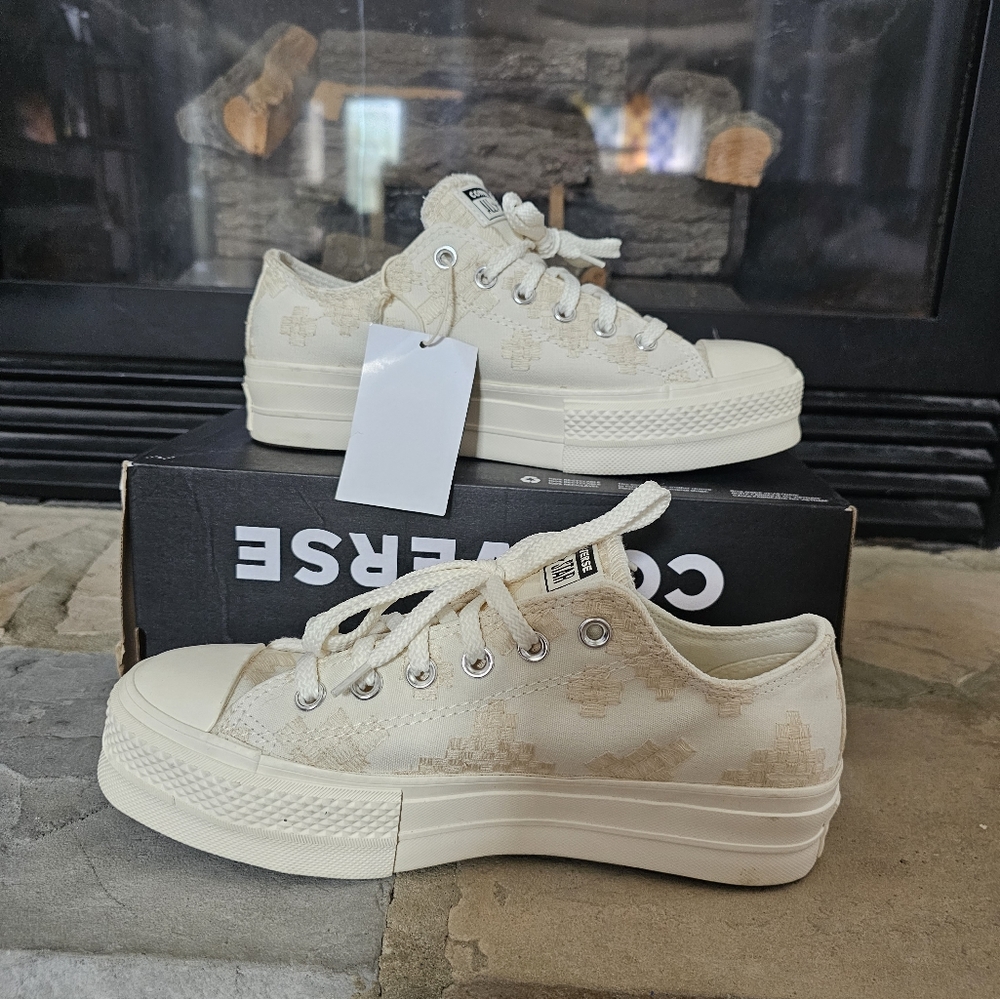 New Converse Chuck Taylor All Star Lift OX SIZE 8.5